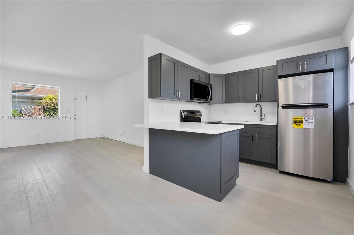 Primary Photo - 15991 NE 18th Pl