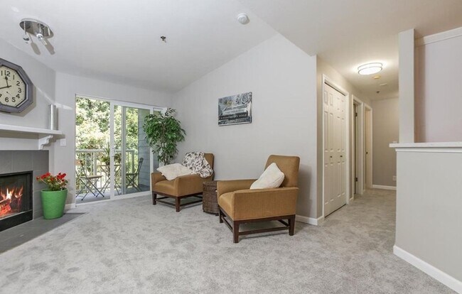 Foto del edificio - 3 Bed 2 Bath Condo is Available for Rent!