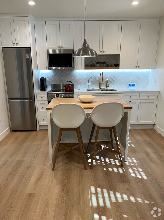 PicoRobertson Studio Apartments under 3,600 Los Angeles, CA 1