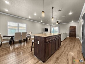 Building Photo - 1606 Black Kettle Trl