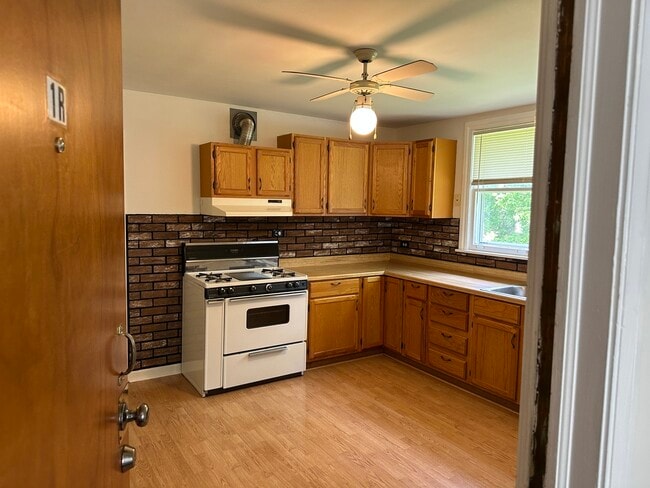 Building Photo - 8415 Archer Ave