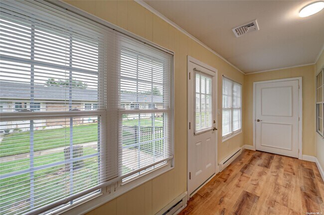 Foto del edificio - 275 Berwick Ct
