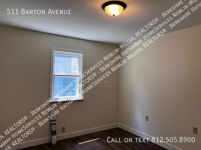 Building Photo - Love Where You Live in this Cozy 2 Bedroom...