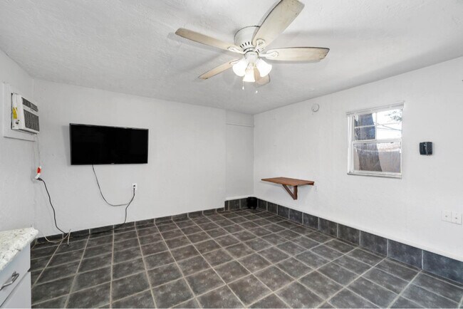 Foto del edificio - 3320 6th Ave N