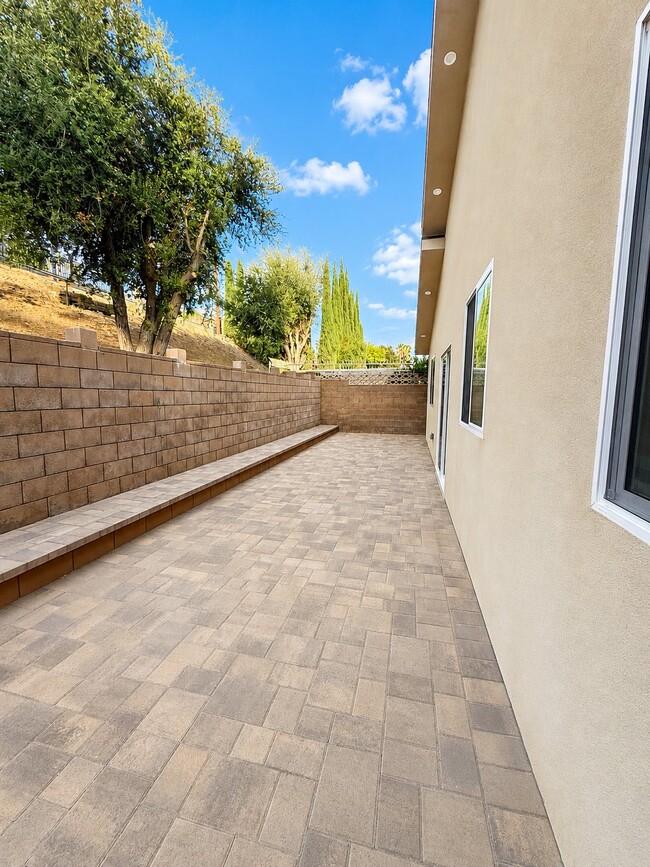 Building Photo - 9346 Creemore Dr