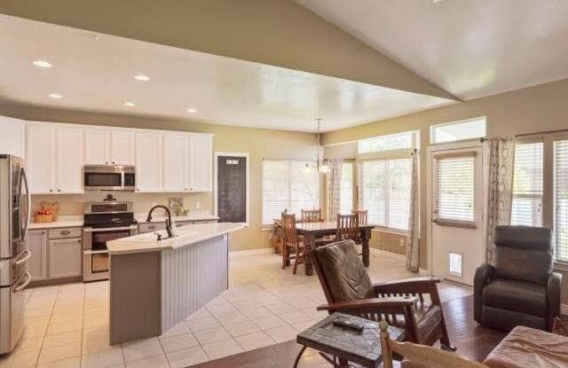 Foto del edificio - 1262 Creek Ridge Dr S
