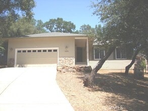 Building Photo - 18896 N Shore Dr