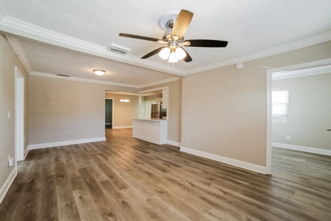 Building Photo - 1001 SW 25th Ave