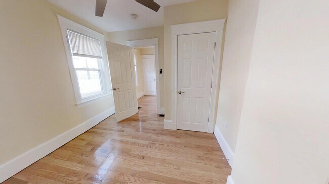 Foto del edificio - 219 Holland St