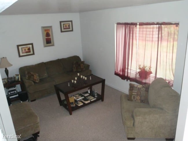 Building Photo - 2 br, 1.5 bath Townhome - 10020 Purcell Rd