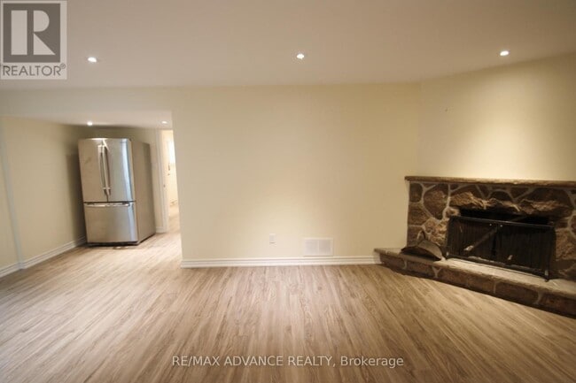 Building Photo - 33 Carluke Crescent