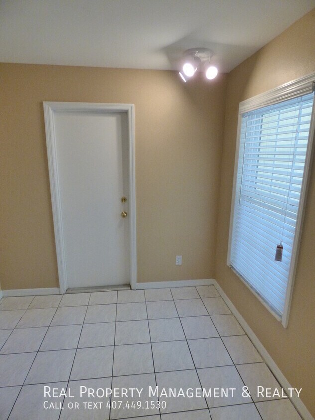 Primary Photo - Nice 3 BR / 2 BA Home In Oak Hill Villas