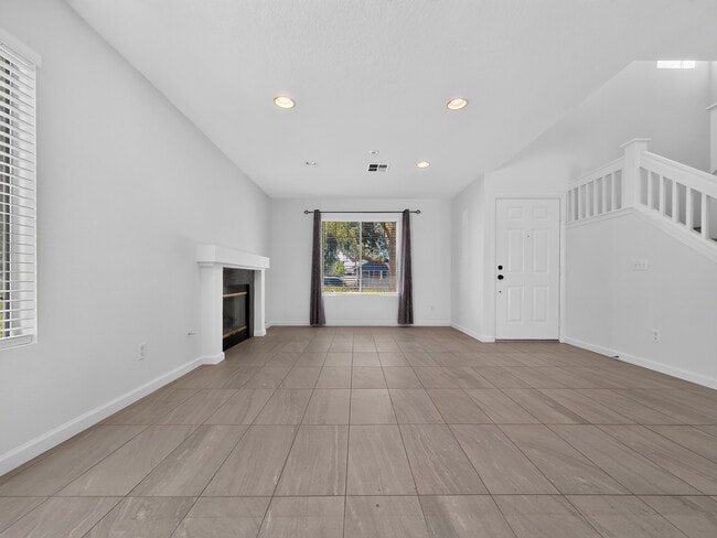 Living Room - 1065 E Broadway