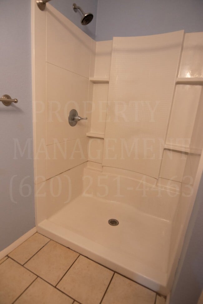 Foto del edificio - 4 Bedroom 2 Bath