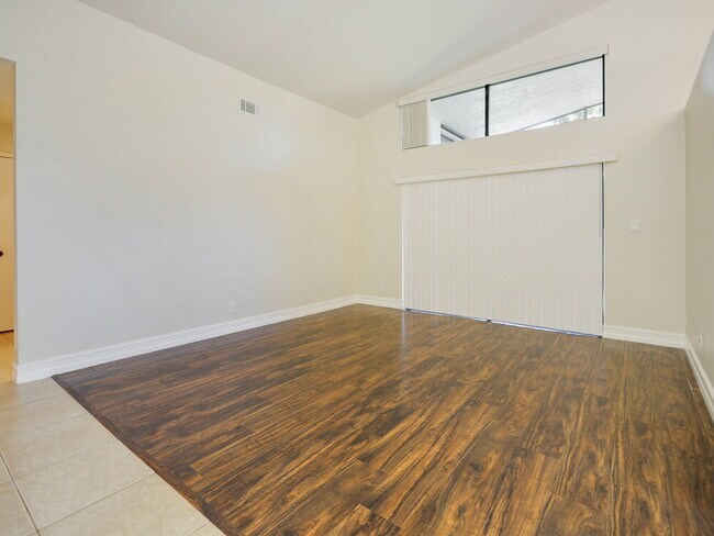 Foto del edificio - 21020 Woodspring Ave