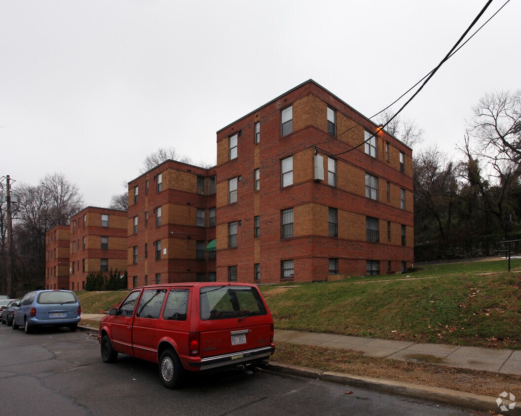Primary Photo - 3719 2nd St SE