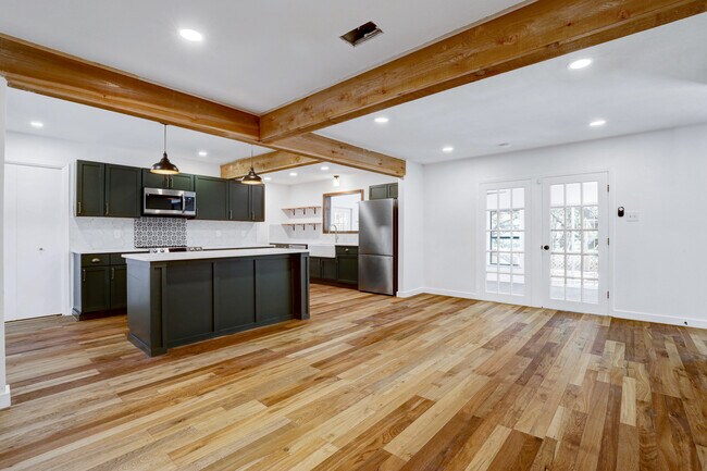 Building Photo - 3518 Red Oak Ln
