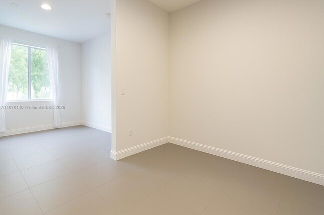 Foto del edificio - 541 NW 33rd St