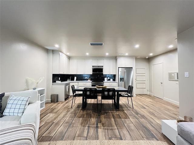 Foto del edificio - 6211 W Northwest Hwy