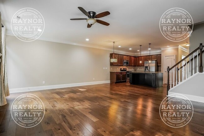 Foto del edificio - 320 Sugar Maple Ave