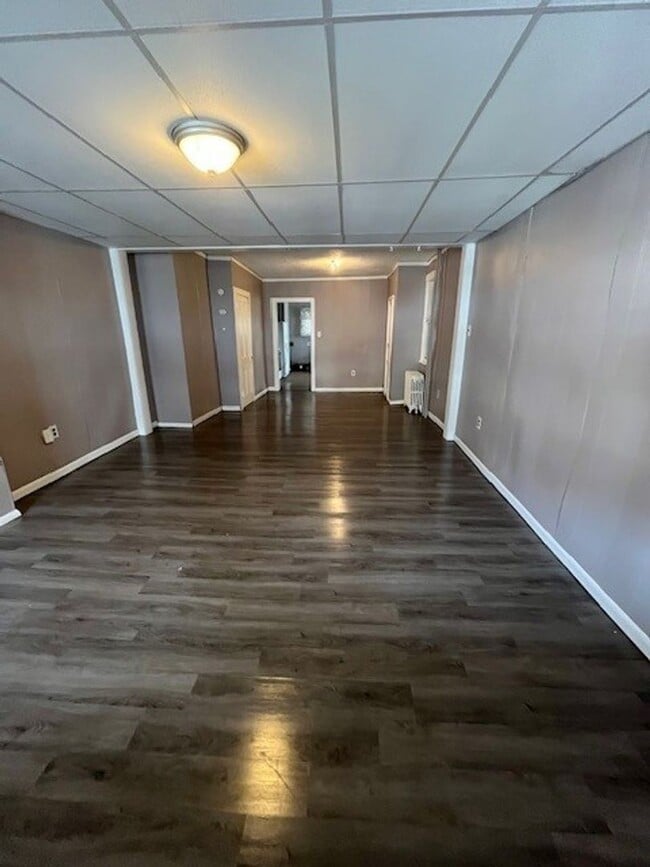 Building Photo - 3 bedroom 1 bathroom