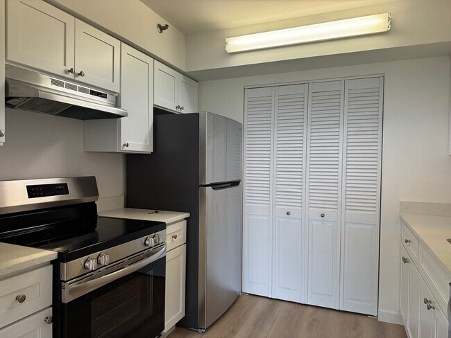 Foto del edificio - 1731 Beacon St