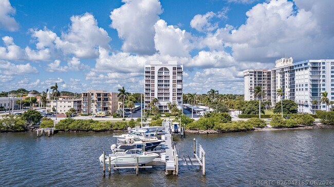 Building Photo - 3901 S Flagler Dr