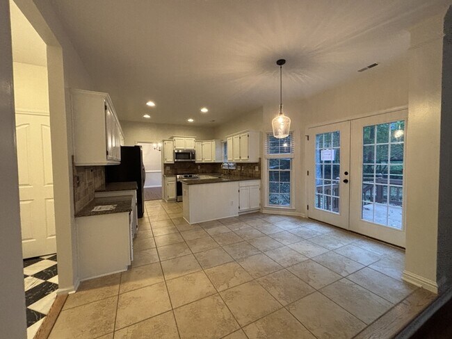 Foto del edificio - NEW TO MARKET: Cameron Woods Community!