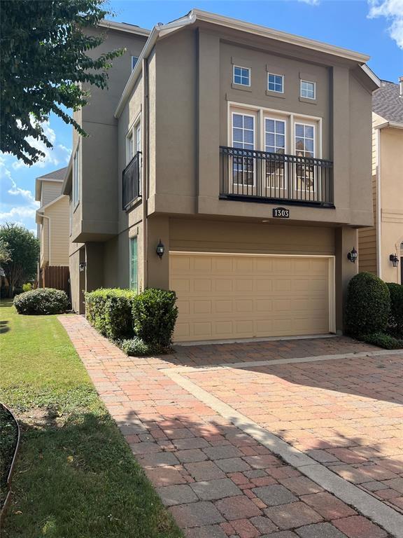Foto principal - 1303 Sherwood Point Ln