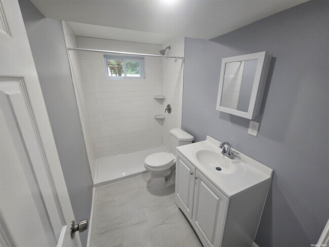 Foto del edificio - 141 Lenore Ln