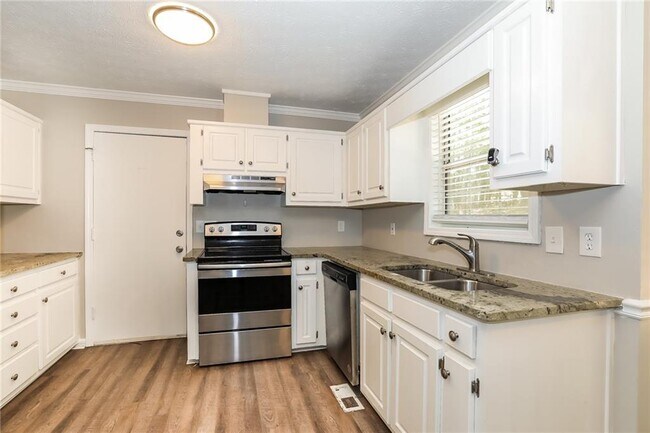 Building Photo - 3213 Watson Mill Dr