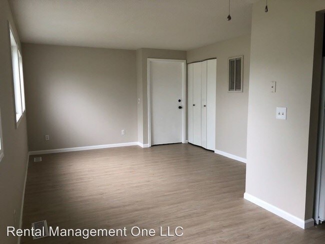 Building Photo - 3359 Mahoney Dr