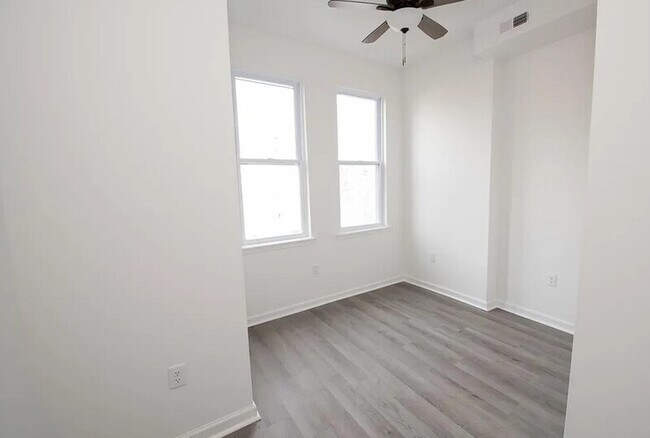 Building Photo - 4205 W Girard Ave