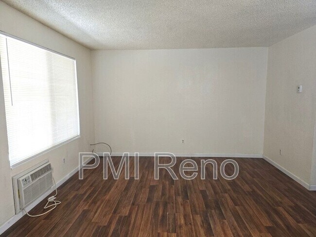 Foto del edificio - 450 Laurel St