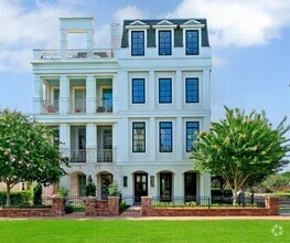 Building Photo - 39 Crain Sq Blvd