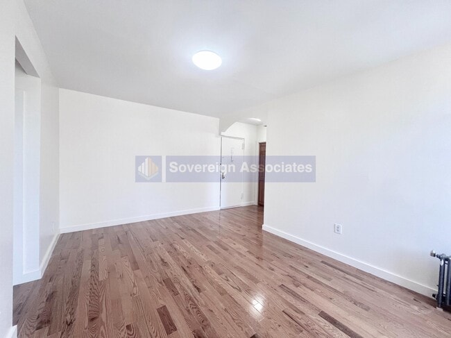 Building Photo - 55 Ellwood St