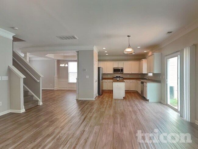 Building Photo - 416 Rook Rd