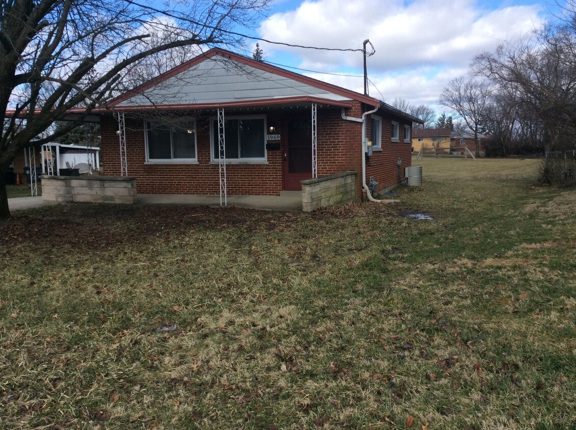 1969 Faycrest Dr, Cincinnati, OH 45238 House for Rent in Cincinnati