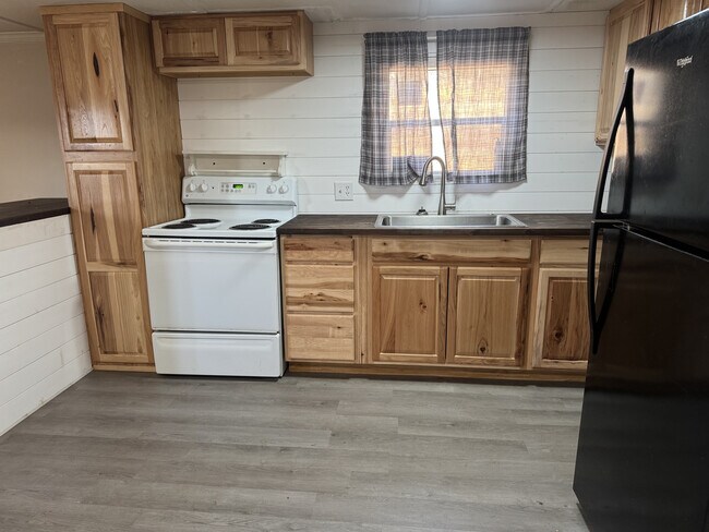 Foto del edificio - 442 Mush Creek Rd