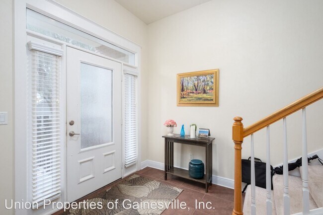 Building Photo - 3 br, 2.5 bath House - 327 NE 2nd Avenue