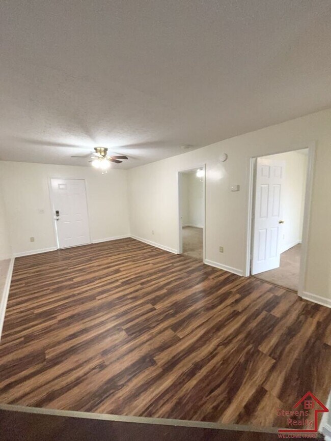 Foto del edificio - 235 Dogwood Pointe Dr