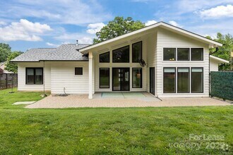 Building Photo - 1207 Lakedell Dr