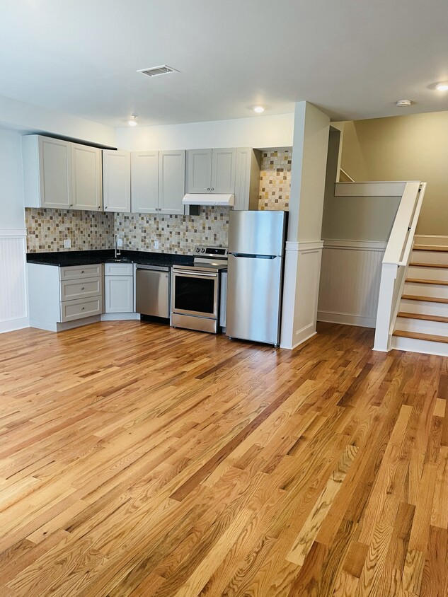 Kitcken - 18 N 3rd St