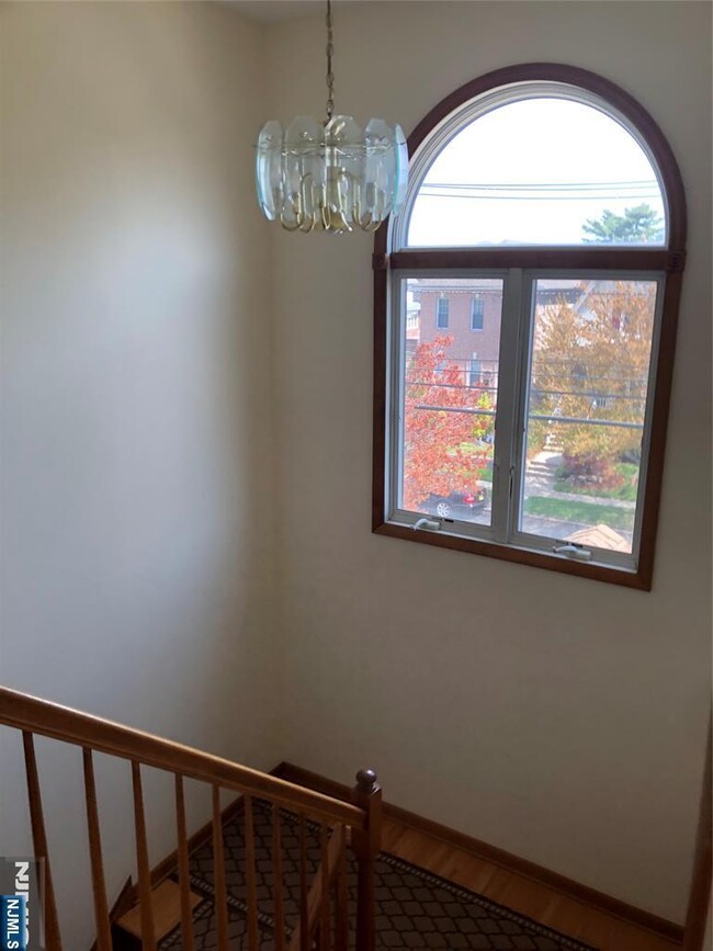 Building Photo - 504 2nd