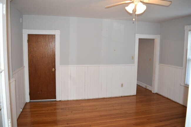 Dining Area - 84 Summit St