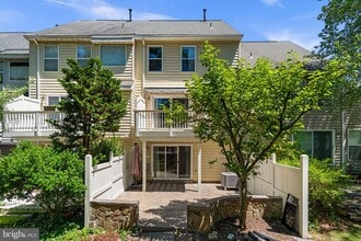 Building Photo - 12087 Edgemere Cir
