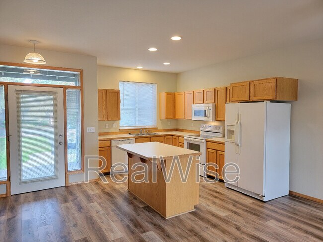 Foto del edificio - 1085 Golden Pheasant Dr