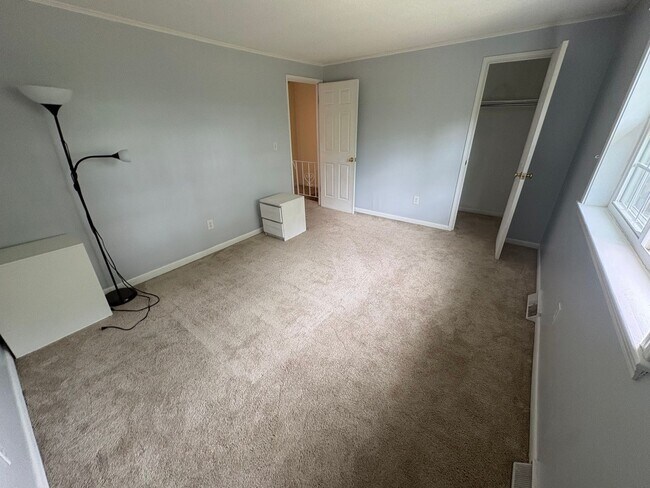 Foto del edificio - Newly updated 2 Bedroom Townhouse in quite neighborhood