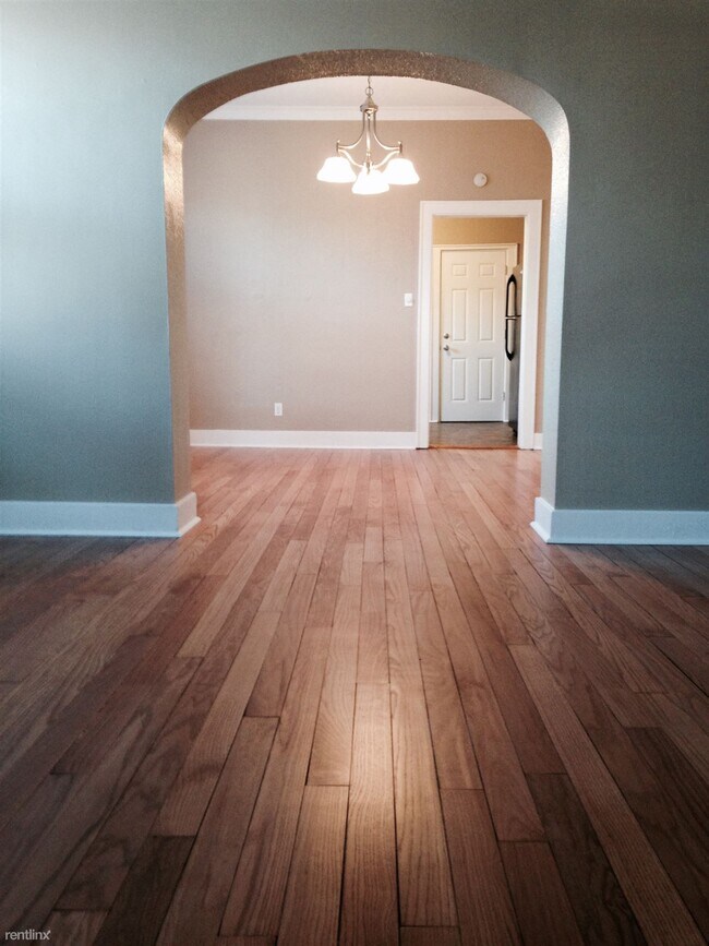 Building Photo - 2 br, 1 bath Duplex - 1017 Tweed St