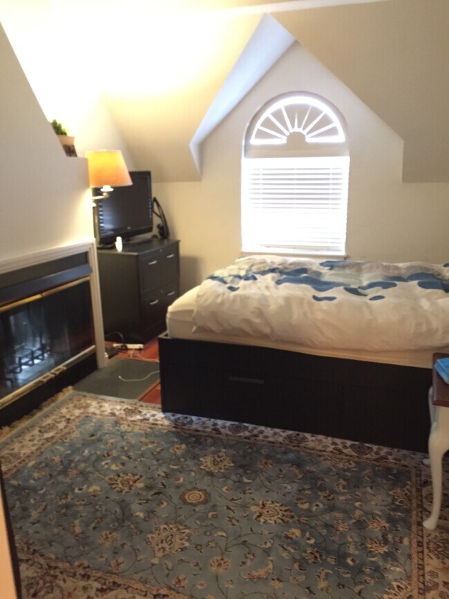 Foto del edificio - 649 C St SE